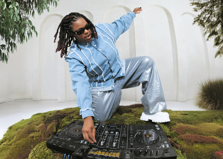 Kaleena Returns to Helix Records with ‘BURN IT DOWN’