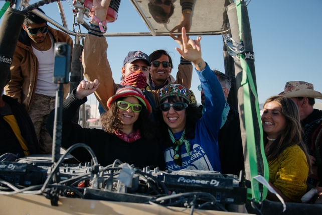 Looners Camp returns to Burning Man with impromptu DJ sets in the desert sky