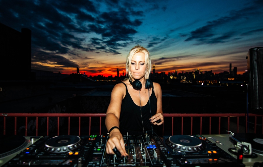 Jay Hill presents 'Believe In Me' EP on her People Of The Light Records + remixes from Porchcrawler & James Chang