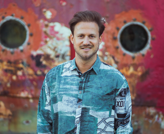 Bunte Kuh Welcomes Olivan's Latest Masterpiece: 'A Hundred Years'