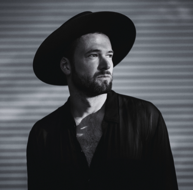 Monolink Unveils Poignant Acoustic Rendition of “Mesmerized”