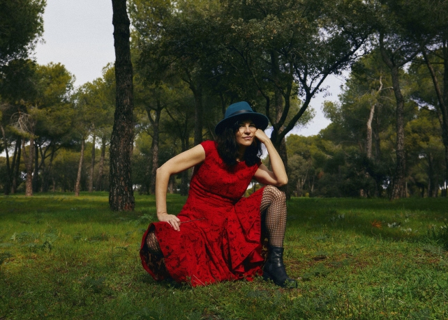 Marta Tchai returns with "La Velocidad," the companion single to her album "Memoria Infinita."