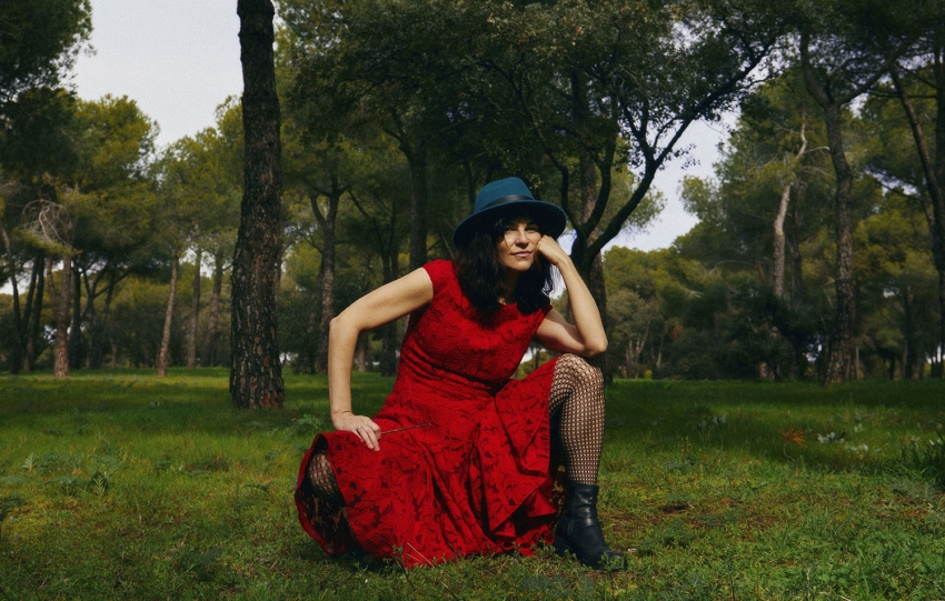 Marta Tchai returns with "La Velocidad," the companion single to her album "Memoria Infinita."