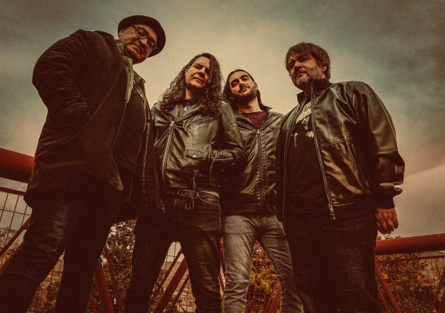 Granada-based Superhéroes del Barrio return with the single "Sábado noshe"