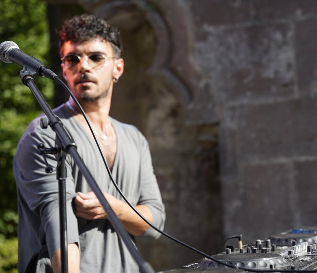 Bákayan Launches ALA BØRA Imprint with Sublime New Single “Voices”