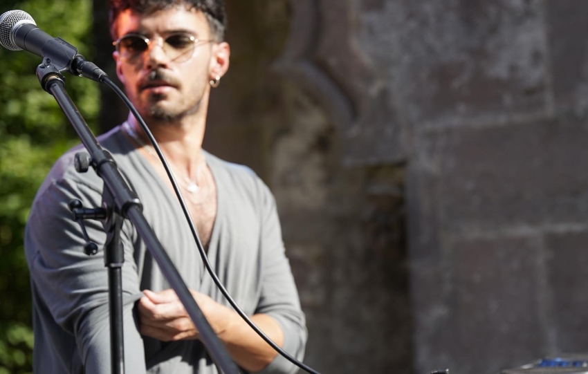 Bákayan Launches ALA BØRA Imprint with Sublime New Single “Voices”