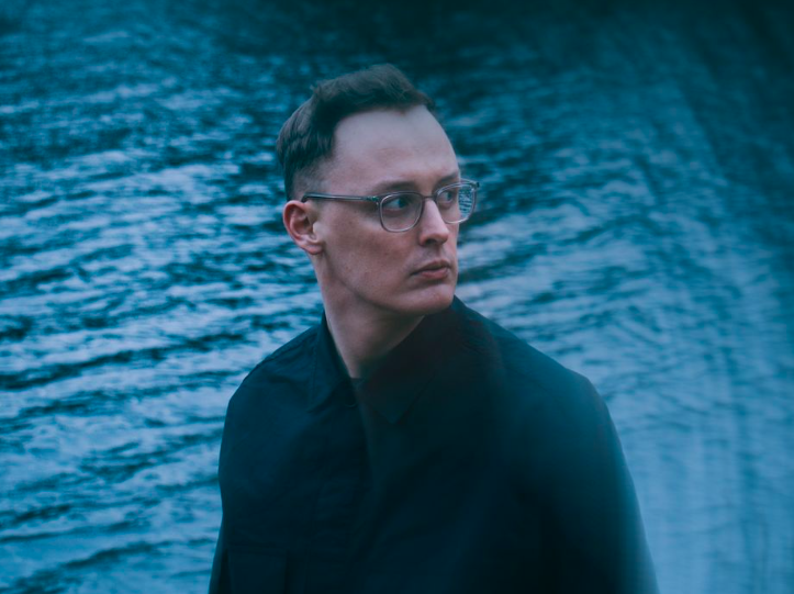 Corren Cavini Announces Debut Album ‘A Place To Call Home’ with Stirring New Single ‘Agoraphobia’