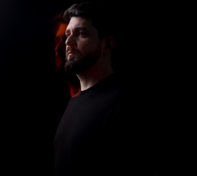 MÆRKIN debuts in Seville with UNDERTONE