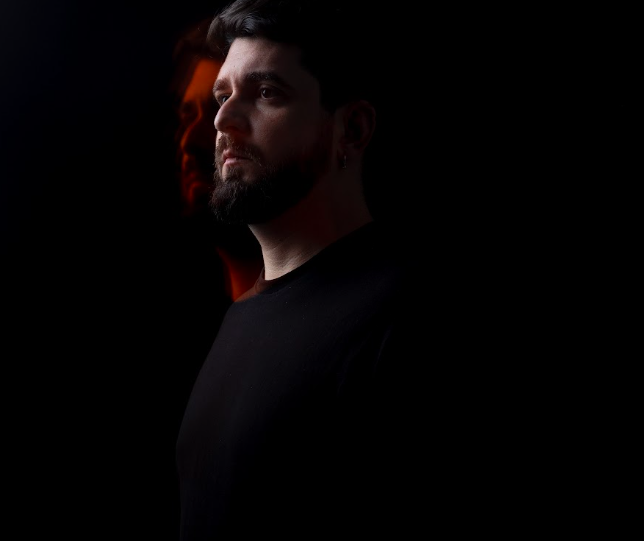MÆRKIN debuts in Seville with UNDERTONE