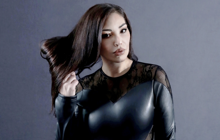 Simina Grigoriu Closes Out 2025 with Ascended Masters EP
