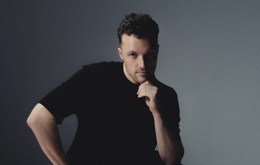 MAXI MERAKI Reimagines Monolink’s “In My Place”