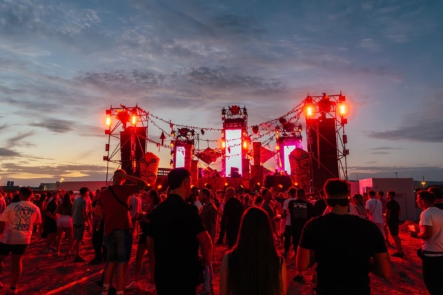 Discover the full line-up for the Crazy World festival