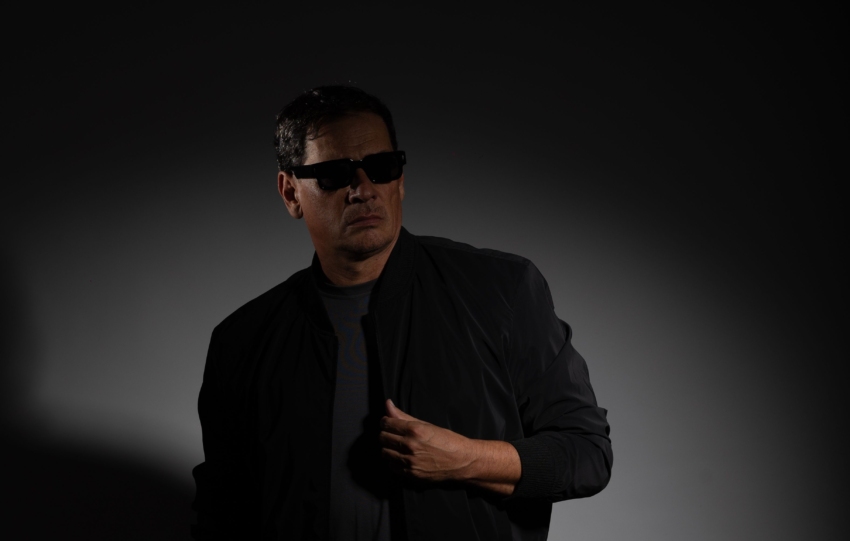 Discover the captivating sound of Vico Vázquez