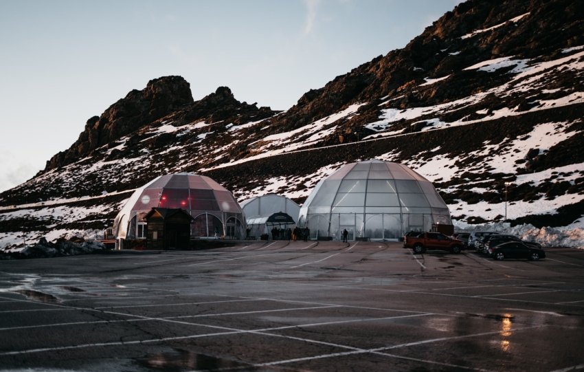 DISCOVER THE DAILY LINEUP AND SET TIMES FOR SUN & SNOW