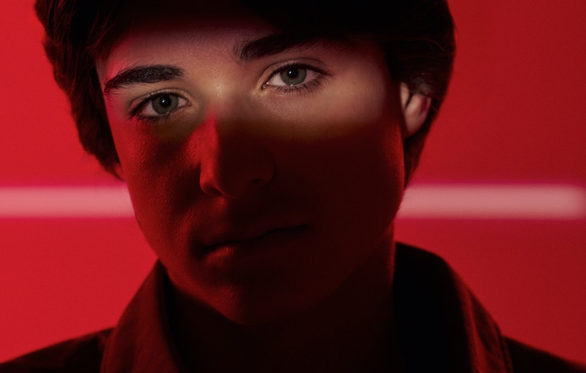 JAN releases powerful, personal Garage-influenced cut "Feel It Now"