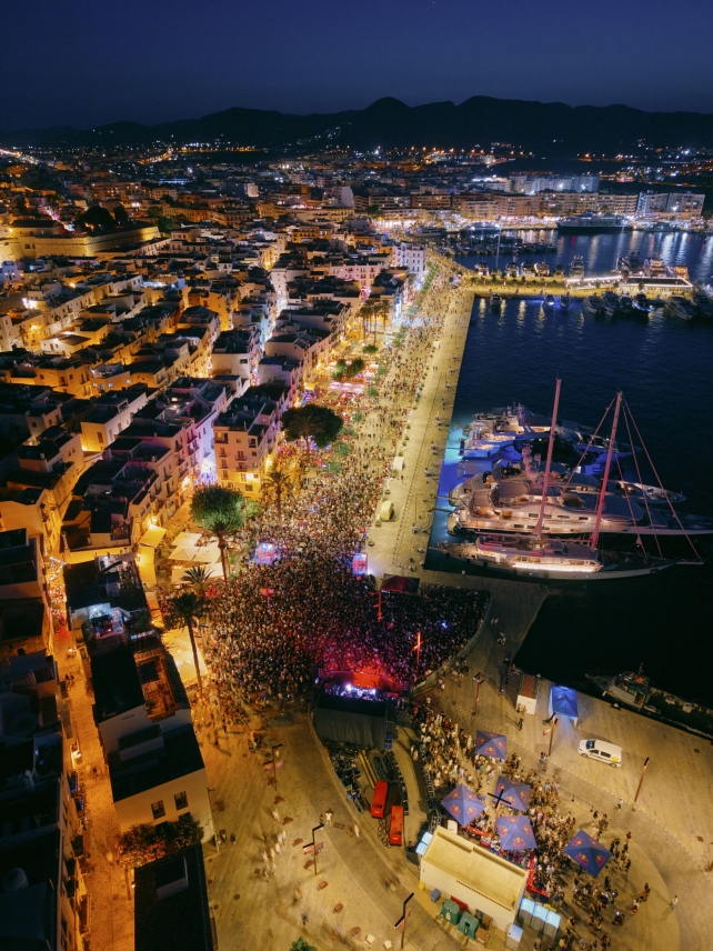 Chinois Ibiza’s free ‘PORTSIDE’ party another storming success