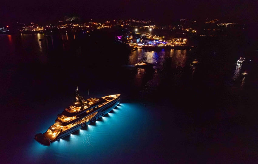 Phi Beach Sardinia Completes Its 2026 Summer Lineup