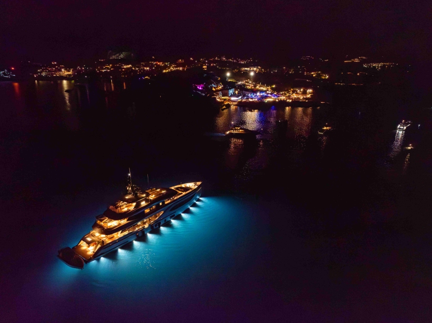 Phi Beach Sardinia Completes Its 2026 Summer Lineup