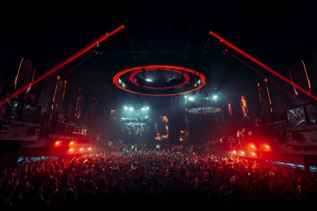 Paradise continues its unstoppable success at [UNVRS]