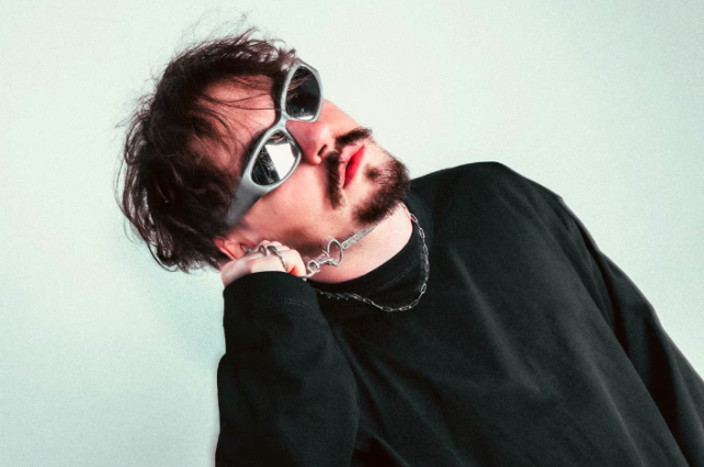 REYUS Collaborates With Vocalist Émilie Rachel On ‘Deeper Water’ Taken From His Debut Album ‘I’m Listening’